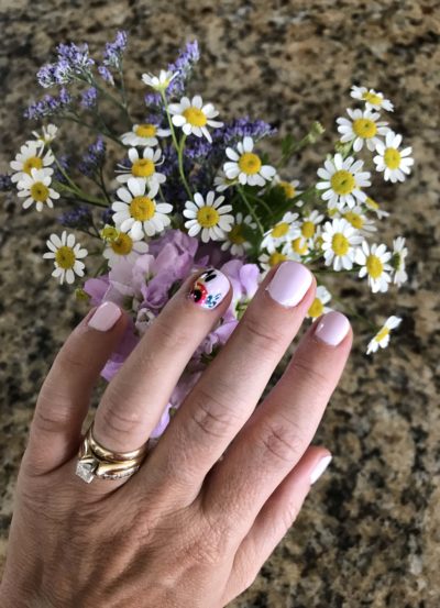baby shower nails and flowers